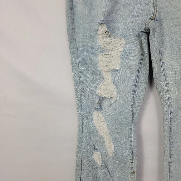 Women's Distressed Boyfriend fit Judy Blue jeans - Picture 6 of 6